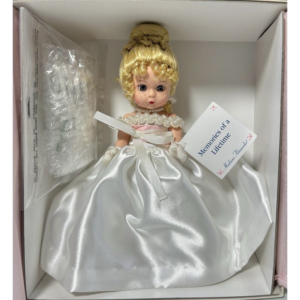 Madame Alexander Memories of a Lifetime Bride Doll 30650 NIB 2000 Wedding Dress